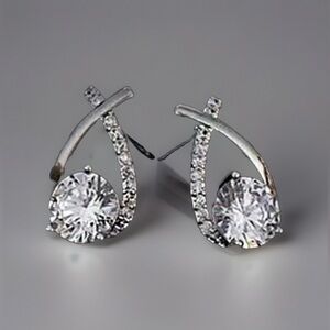 Rhinestones silver stud fashion earrings